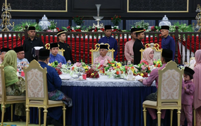 Agong, Raja Permaisuri Berbuka Puasa Bersama PM, Jemaah Menteri