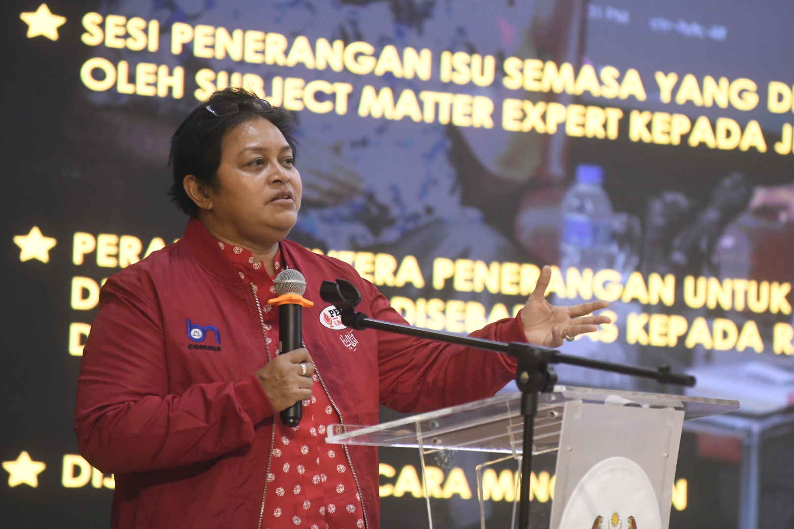 Penerangan UMNO Buat Perubahan Aplikasi Komunikasi Berkesan – Azalina
