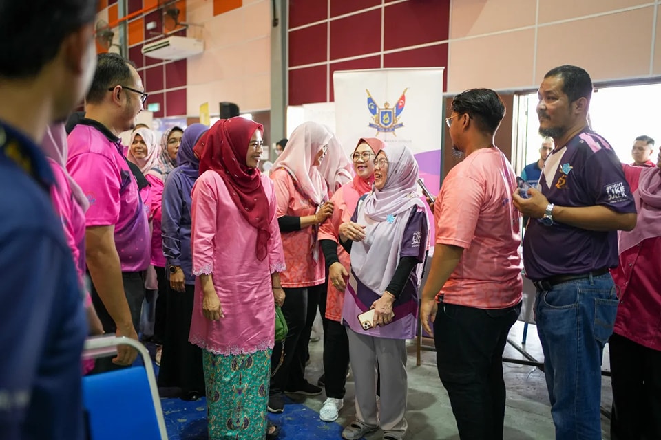 Noraini Ahmad Terus Turun Padang Santuni Rakyat Melalui Program Kemasyarakatan