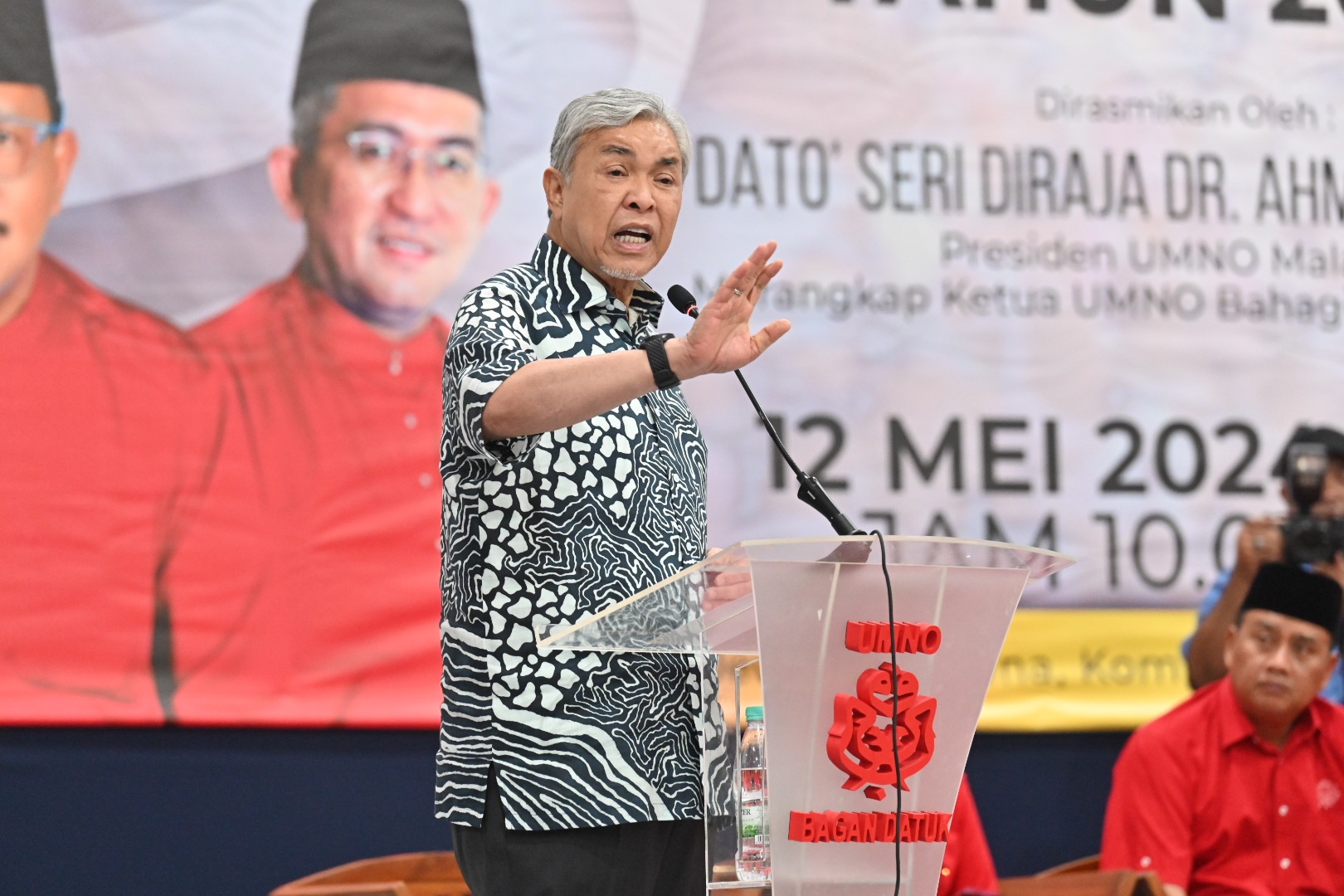 Ahmad Zahid Rasmikan Persidangan Cawangan, Yakin Lebih Ramai Bakal Sertai UMNO