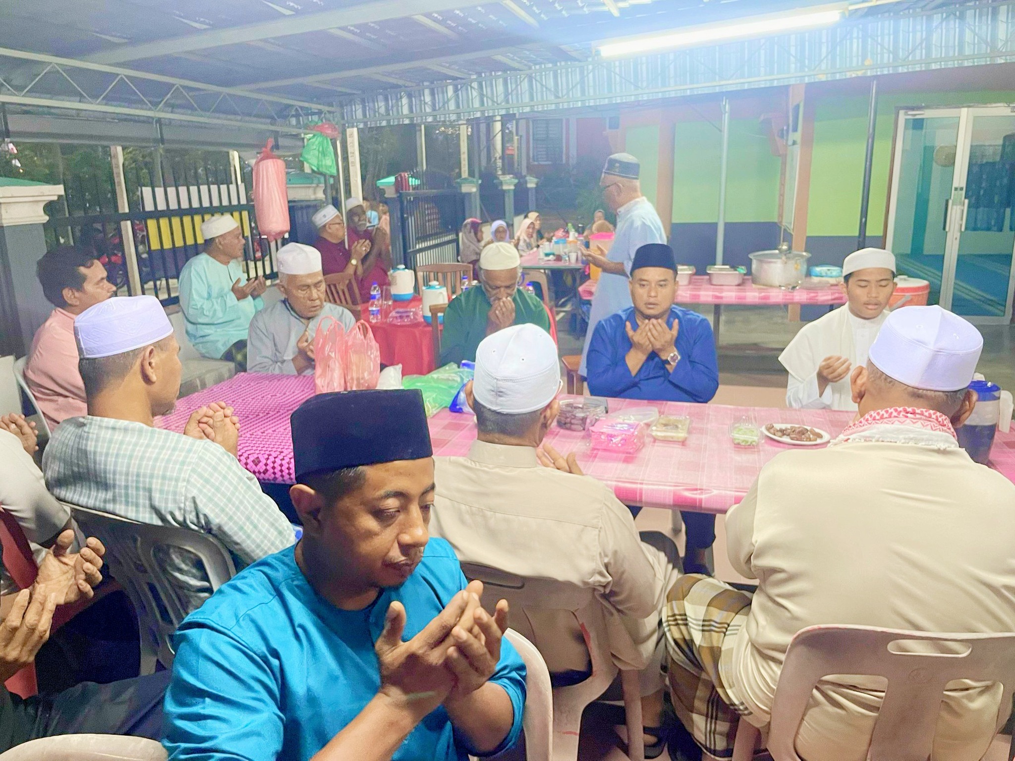 Mohd Ariff Manfaatkan Ramadan Santuni Umat Islam Di Surau, Bazar