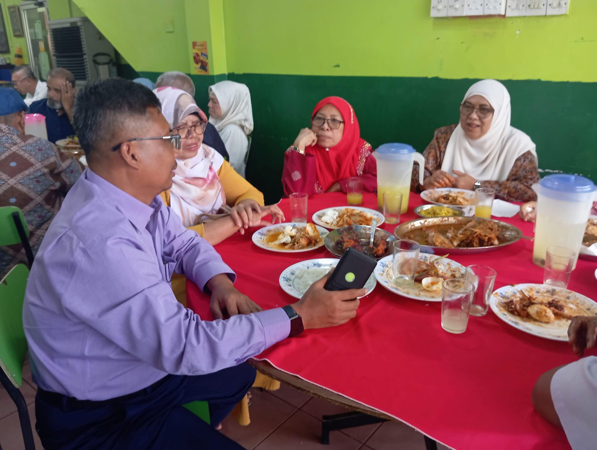 Dr Ustaz Yusri Santuni Veteran UMNO, Ziarah Kasih Penduduk Ayer Kuning