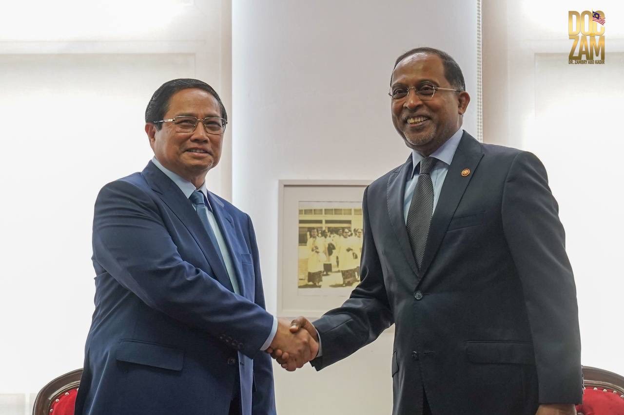 KPT Sambut Baik Komitmen Kerjasama UKM Bersama Universiti Vietnam – Zambry