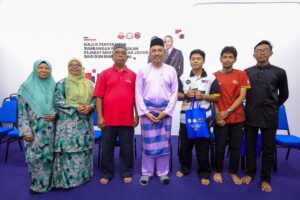 Komitmen Kebajikan Rakyat Terus Diutama, Mohd Jafni Salur Sumbangan
