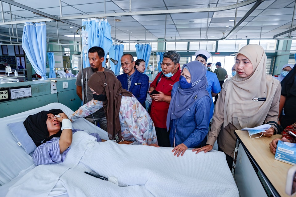 Noraini Ziarah Pelajar UPSI, Waris Mangsa Kemalangan Bas