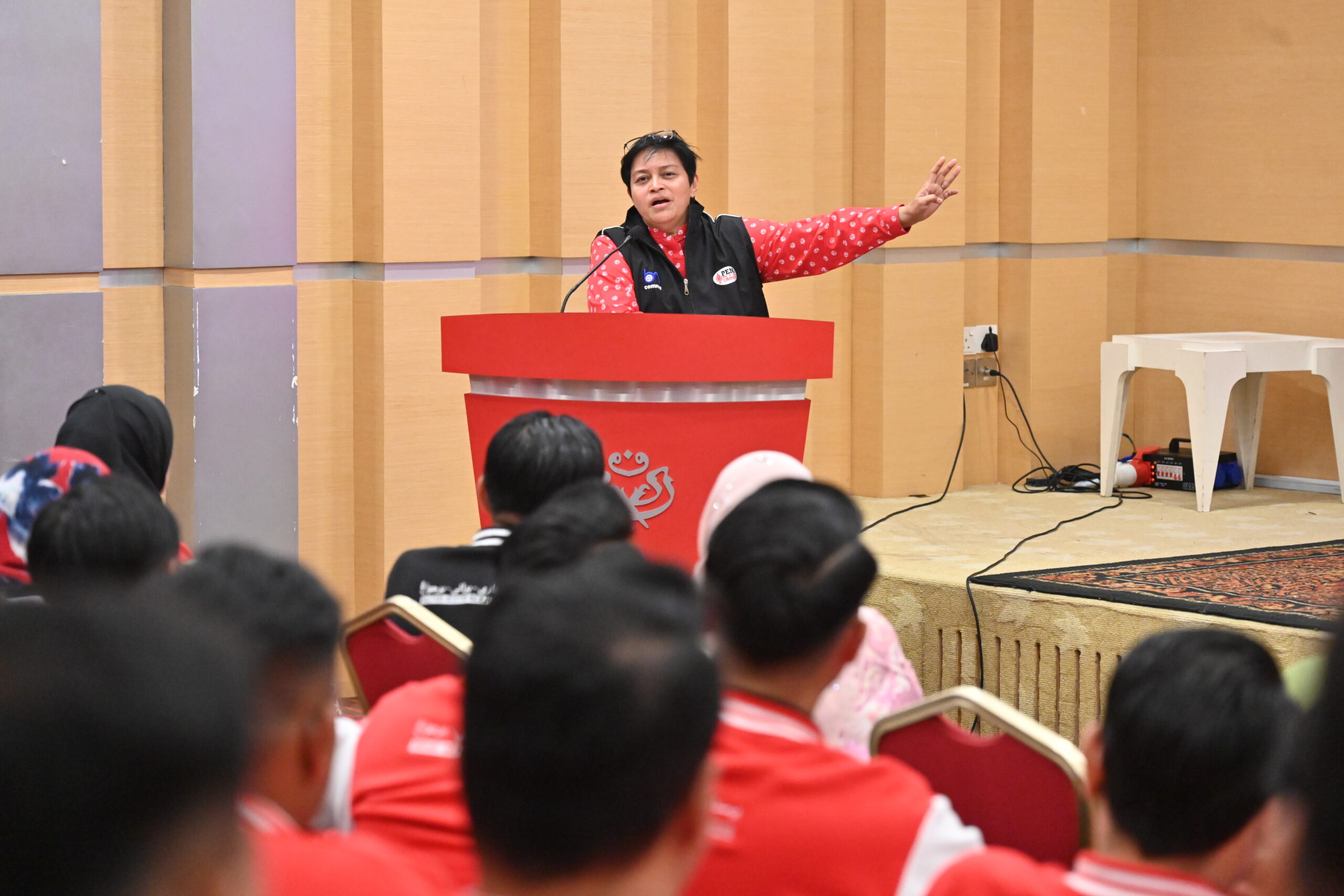 UMNO Perlu Berubah, Kuasai Teknologi Maklumat Untuk Kekal Relevan – Azalina