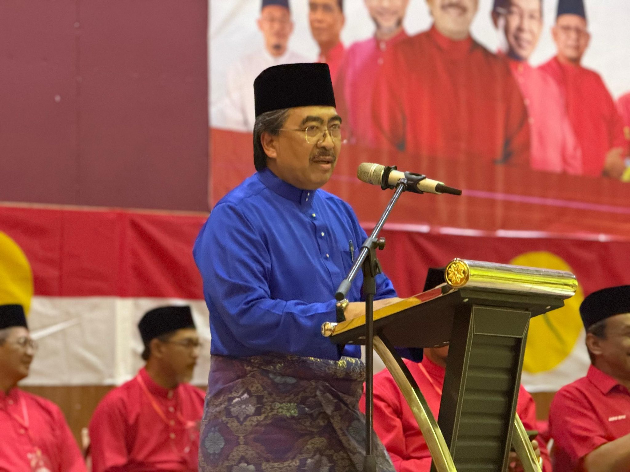 Asas Perjuangan UMNO Demi Agama, Bangsa Dan Tanah Sentiasa Dipertahankan – Johari