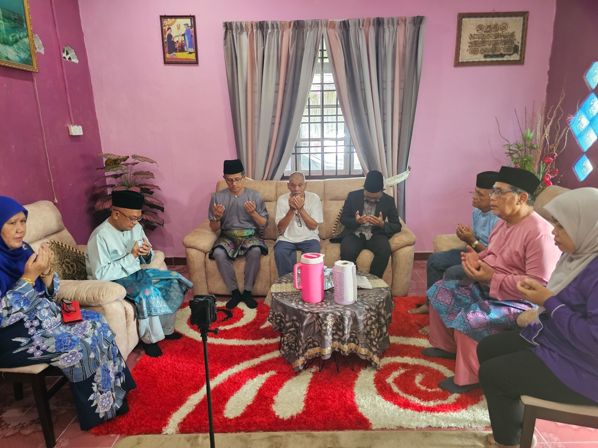 Youzaimi Turun Padang Santuni Rakyat Mersing, Teruskan Aplikasi Ziarah Kasih