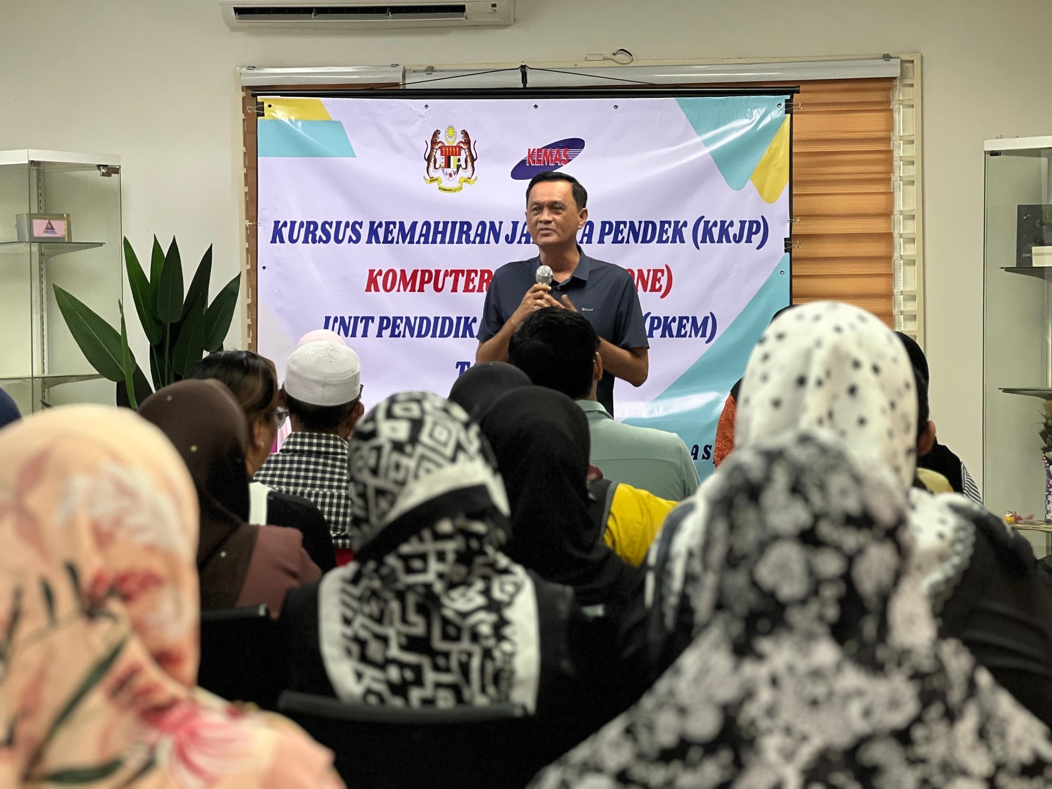 Ketua UMNO Putatan Komited Terus Sokong Program Kemasyarakatan Demi Rakyat