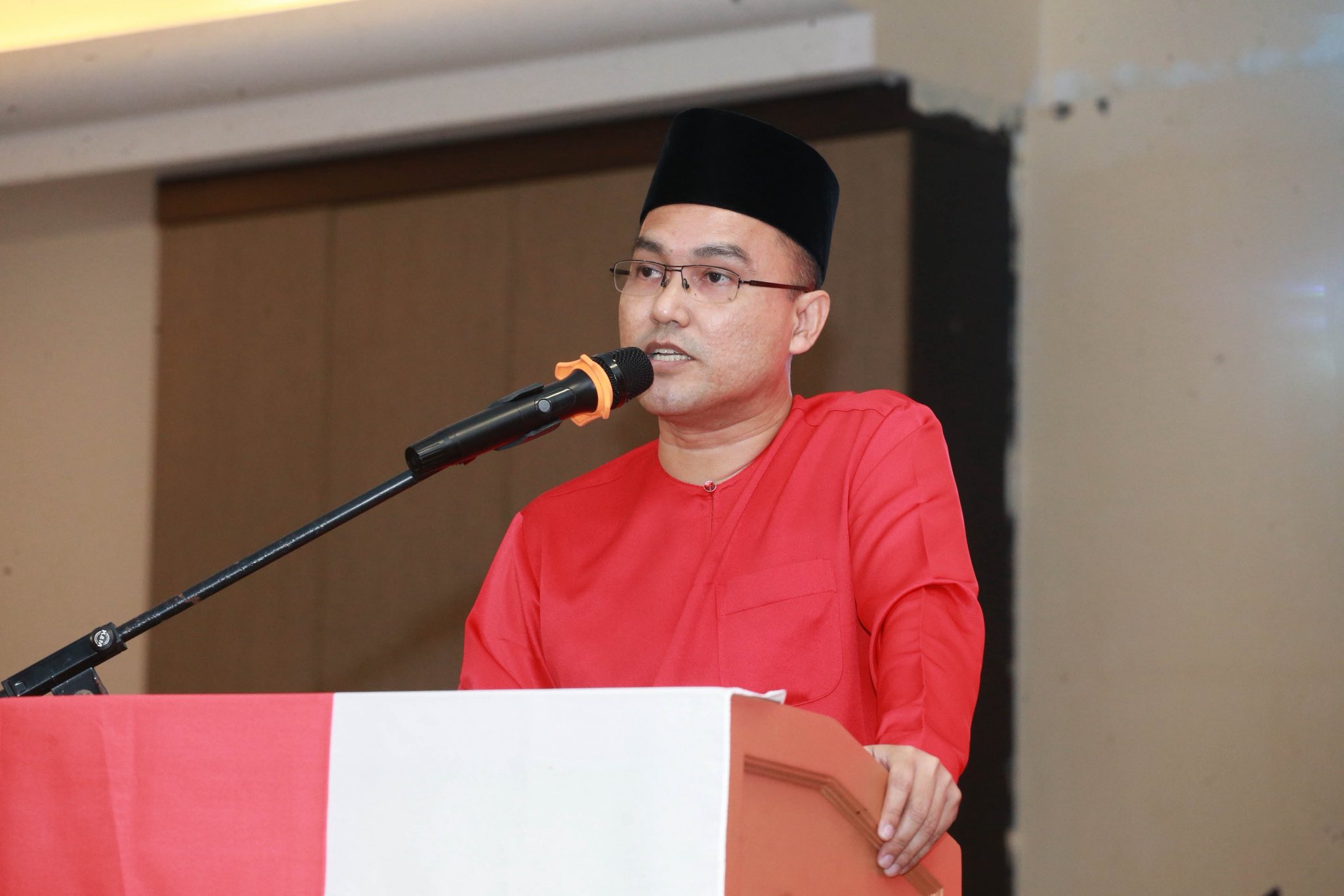 Buang Yang Keruh, Ambil Yang Jernih… UMNO Bergerak Satu Pasukan – Azman Ismail