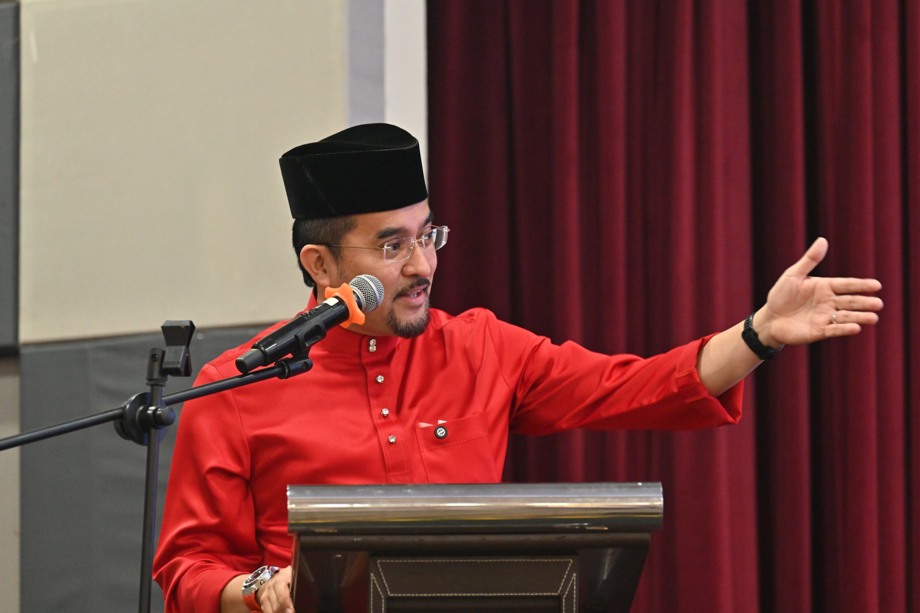 UMNO Tubuh Sekretariat Perundangan, Pendekatan Tegas Tangani Fitnah – Dr Asyraf Wajdi