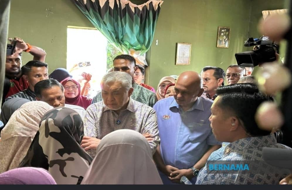 Kerajaan Teliti Bina Pagar Penghadang, Pasang Lampu Di Jalan Sungai Korok