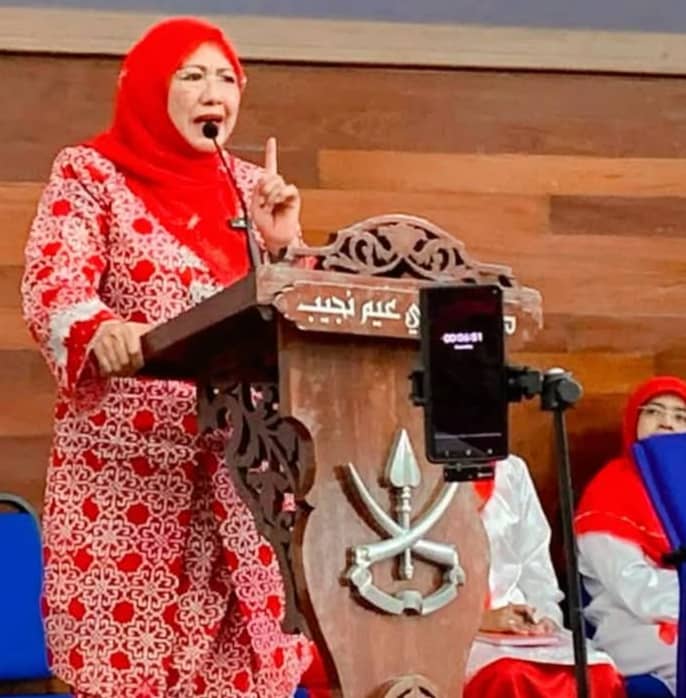 Wanita UMNO Malaysia Kesal PKR Terima Keahlian Tengku Zafrul – Rosni Zahari