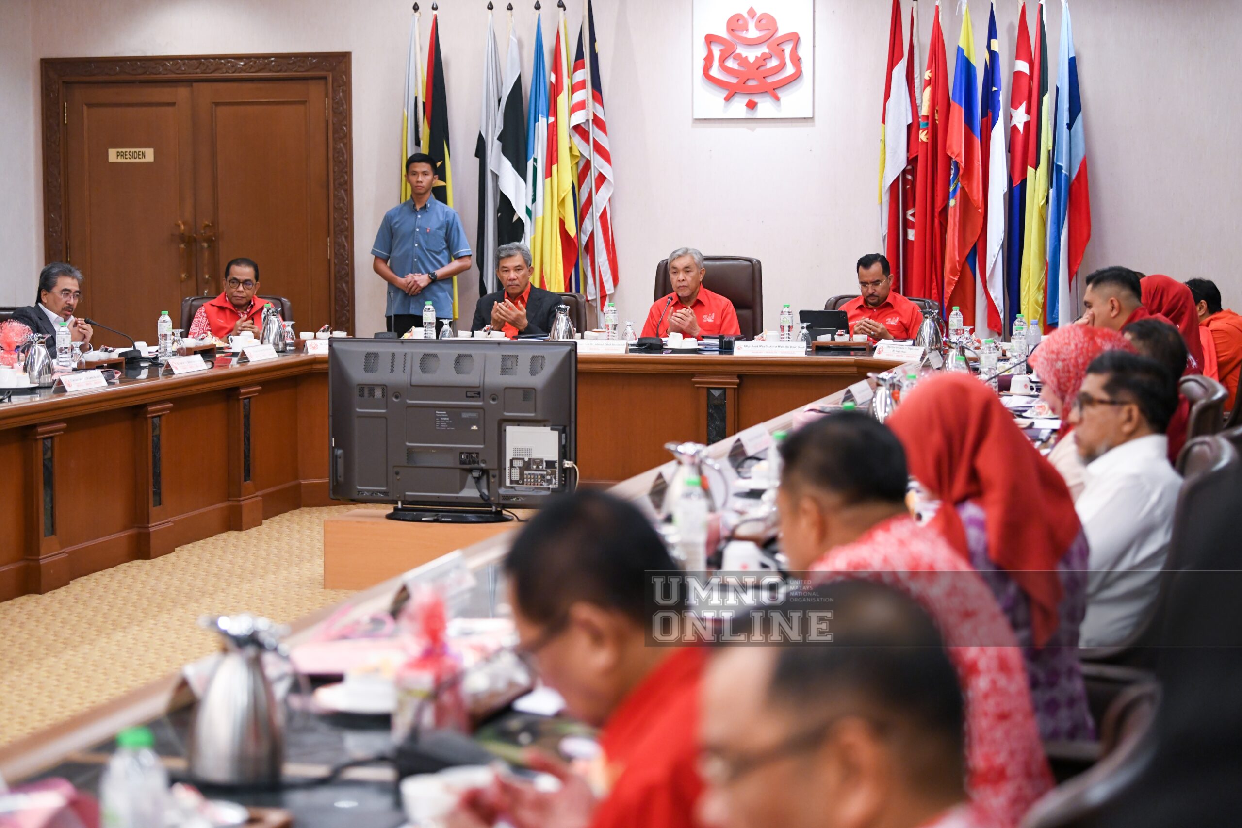 UMNO Hantar Nota Bantahan Kepada Parti Kerajaan, Tegas Isu Lompat Parti