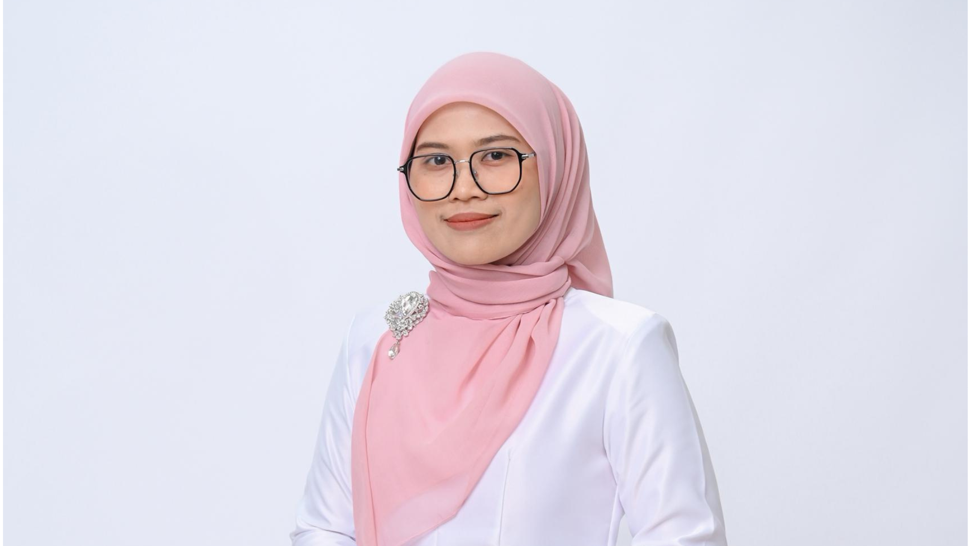 Jangan Sesekali Samakan Pemimpin Wanita Dengan Binatang – Nur Syareeza