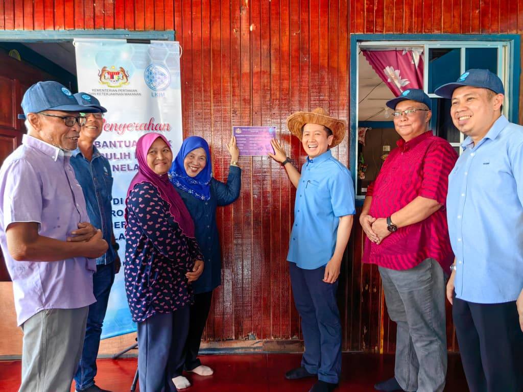 UMNO/BN Beaufort Terus Jadi Jambatan Rakyat, Usaha Realisasikan Projek Baik Pulih Rumah Nelayan