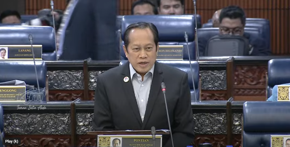 Pemasangan Lampu Solar Tumpu Kawasan Berisiko Kemalangan