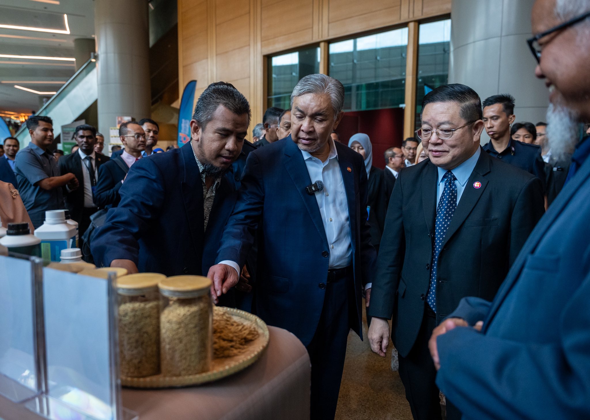 Parti Belum Bincang Hasrat KJ Sertai Semula UMNO – Ahmad Zahid
