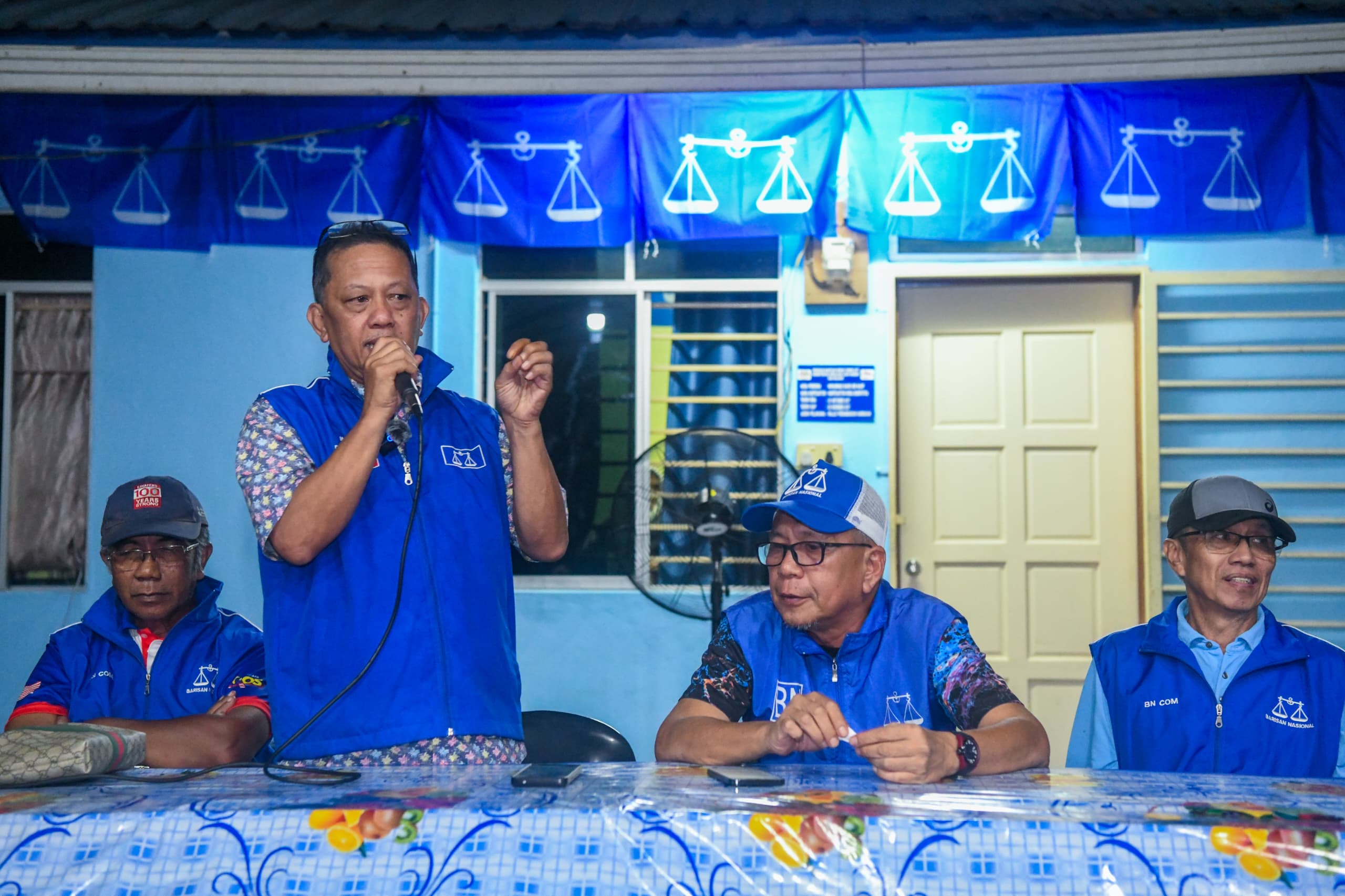 Mantan Adun Turun Padang Bantu Zaini Di DUN Sungai Manila