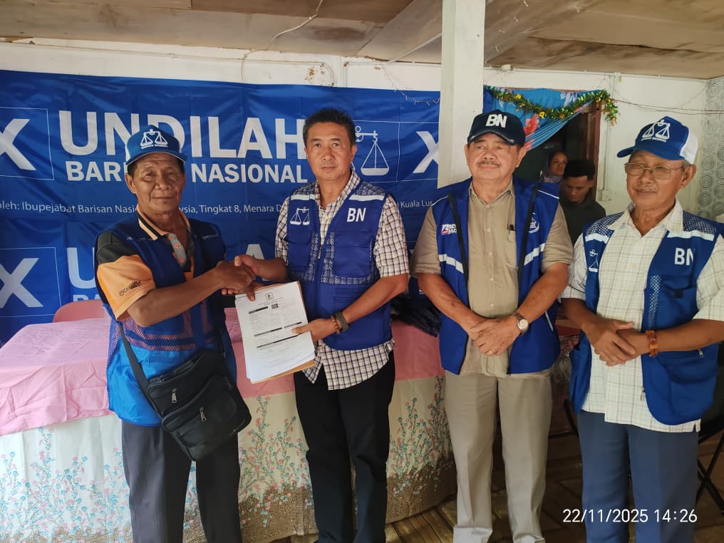 PRN Sabah: Penduduk Kirokot Tunjuk Sokongan BN, Serah Lebih 90 Borang Keahlian PBRS