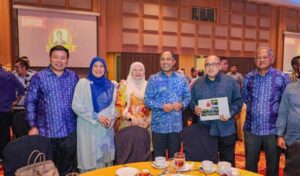 Anugerah Khas MB Dorong Salina Terus Berkhidmat Demi Rakyat 