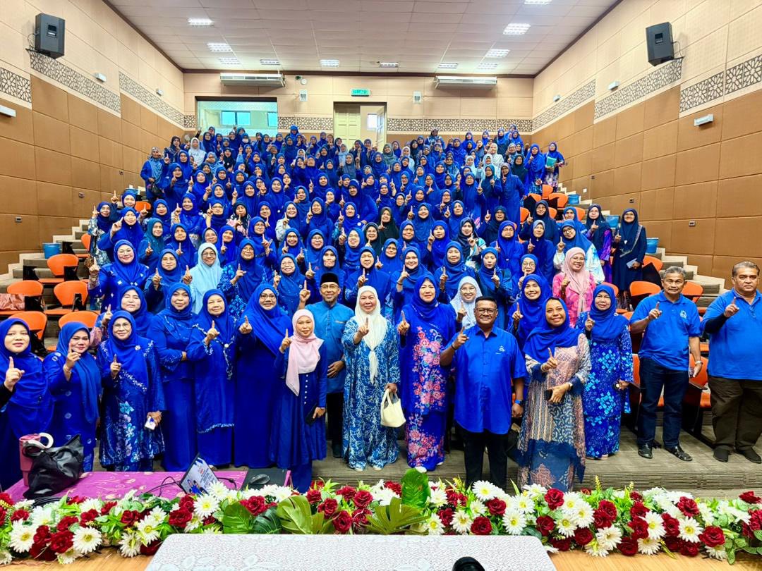 Shahaniza Hargai Semangat Wanita UMNO Laksana Gerak Kerja Akar Umbi