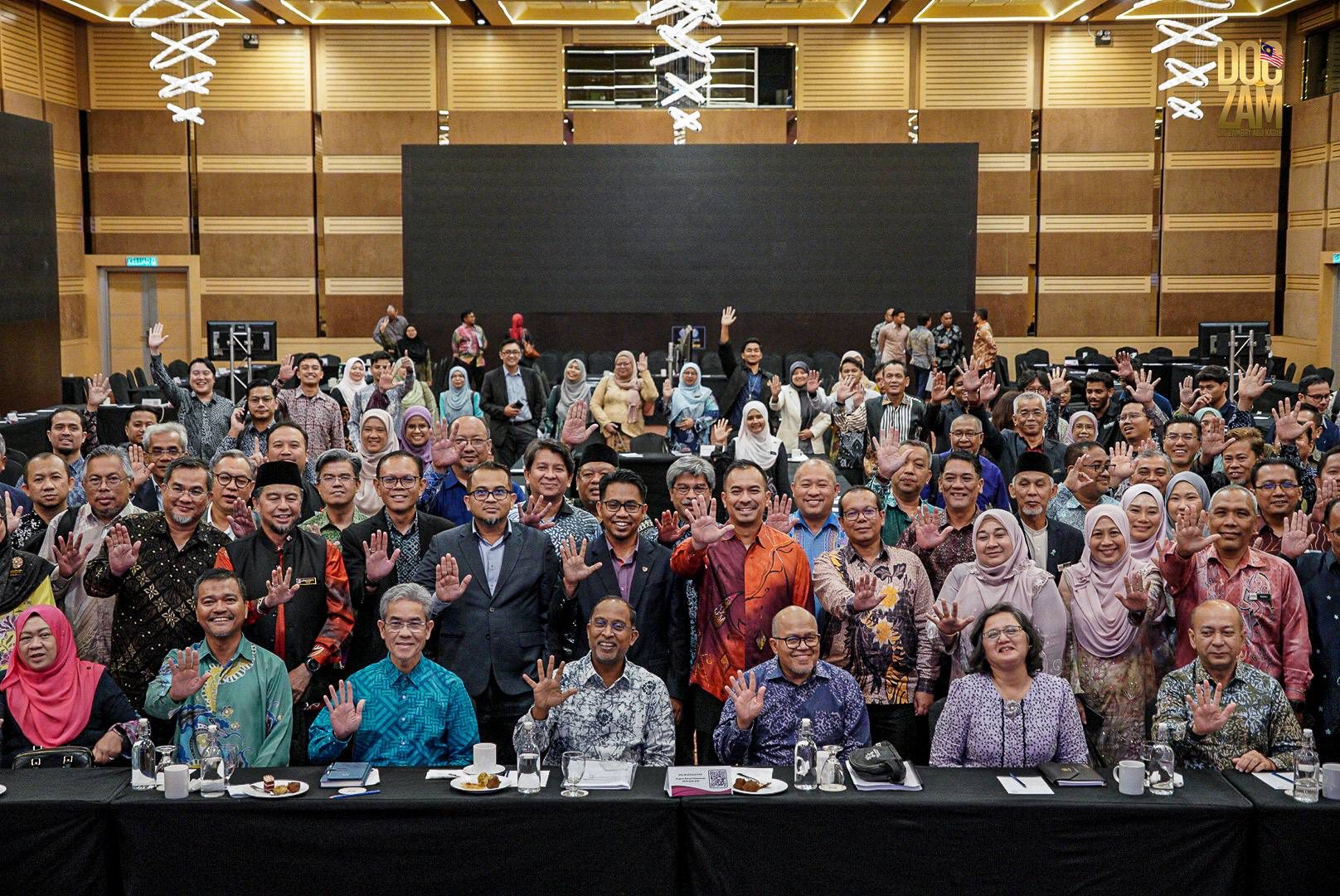 Malaysia Letakkan Pendidikan Tinggi Sebagai Jambatan Diplomasi Penting – Zambry