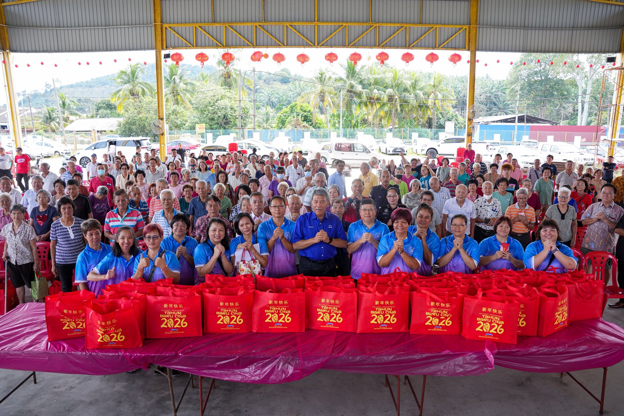 Tahun Baharu Cina: TokMat Hasan Sampaikan Sumbangan, Tanda Kebersamaan Antara Kaum
