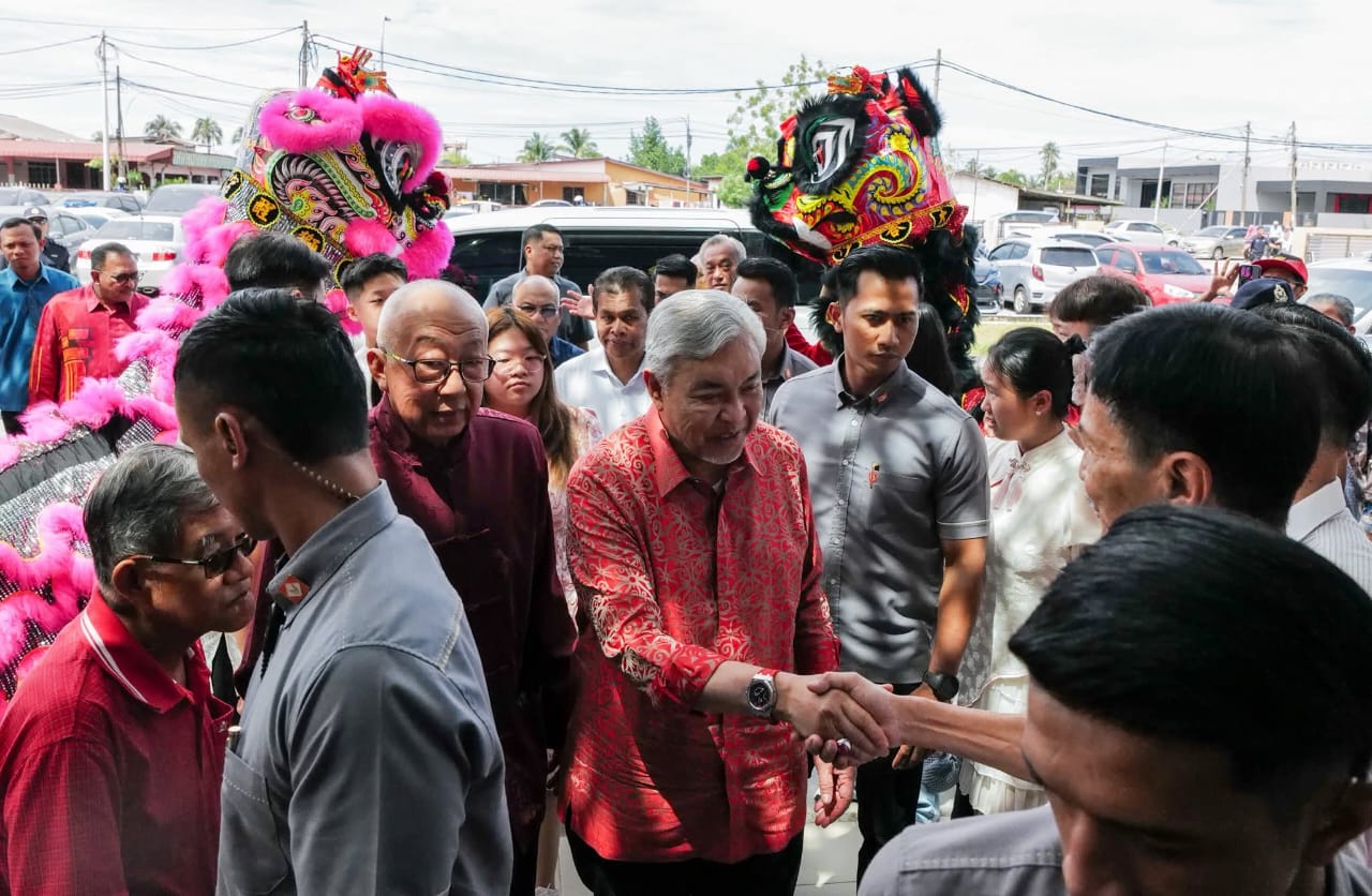 Ahmad Zahid Kunjungi Keluarga Angkat Sempena Tahun Baharu Cina
