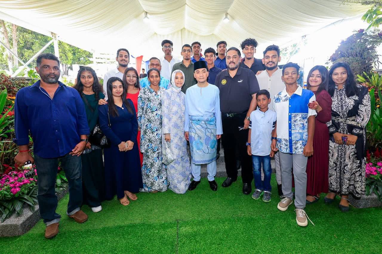 Rumah Terbuka Aidilfitri MB Johor: Pelbagai Bangsa Hadir Penuh Harmoni