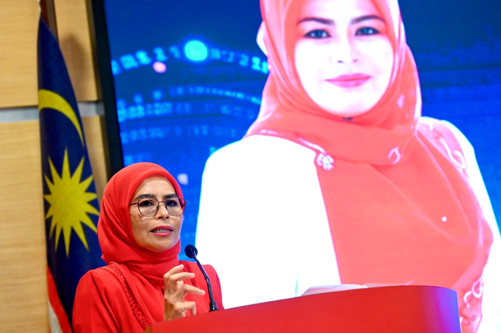 Kerjasama Wanita Dan Penerangan UMNO Perkasa Penguasaan Digital – Noraini