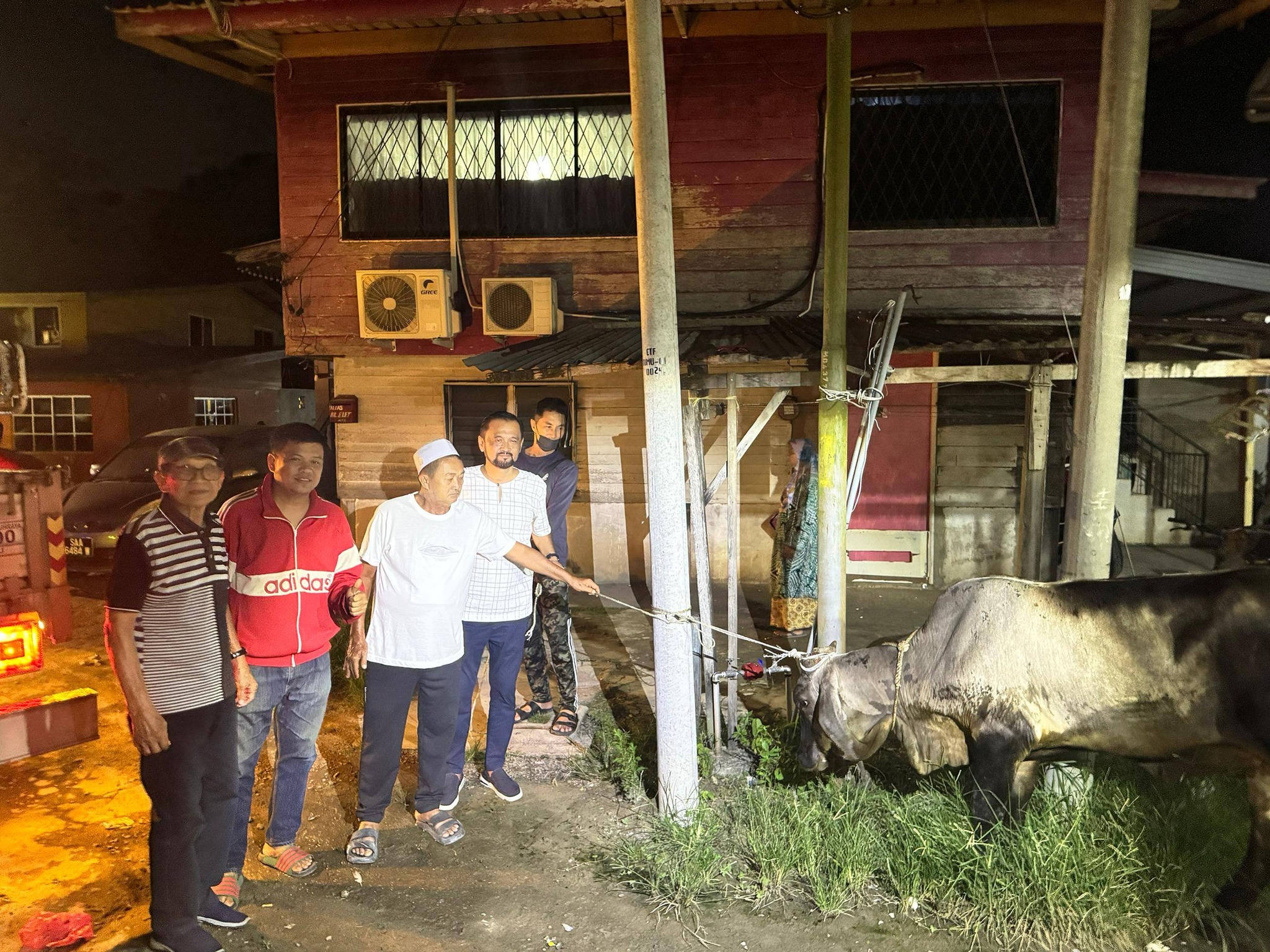 Menjelang Aidiladha, Jeffery Nor Mohamed Sumbang Lembu Korban Untuk Warga Putatan