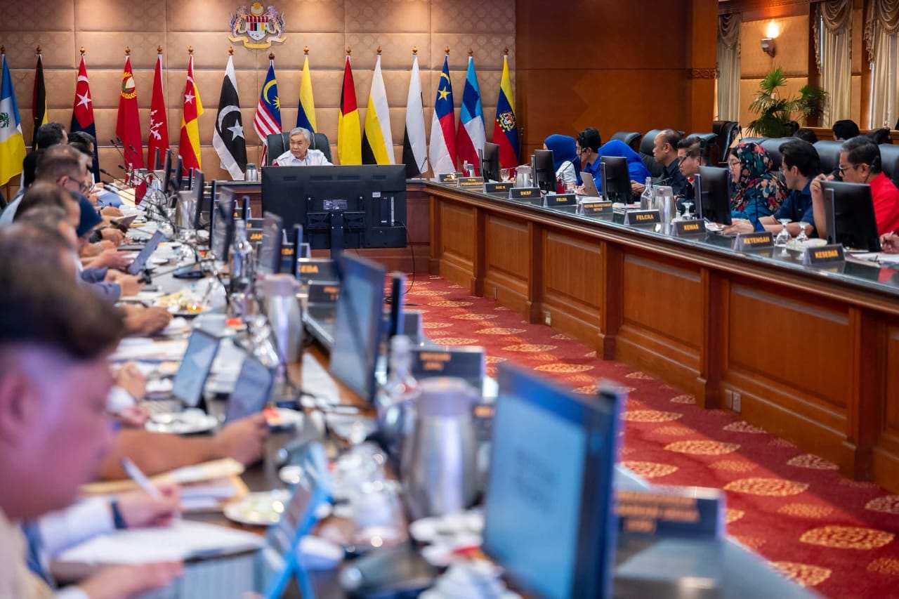 Ahmad Zahid Pengerusikan Mesyuarat Tertinggi KKDW, Perkukuh Agenda Pembangunan Desa
