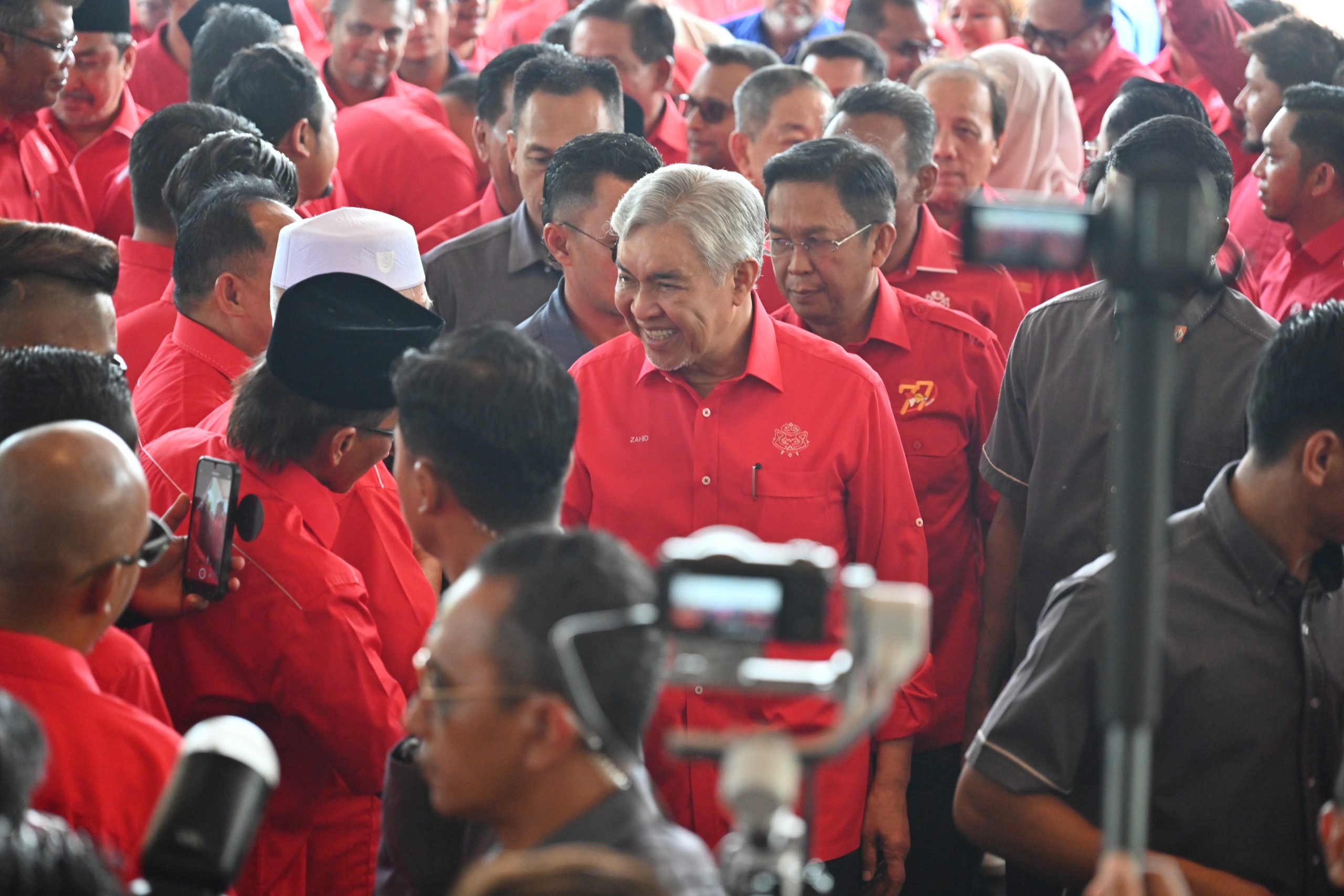 Ahmad Zahid Seru UMNO Perkukuh Parti, Dekati Semua Lapisan Rakyat