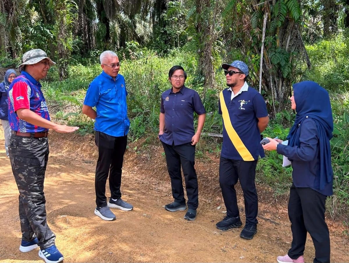 Usaha Naik Taraf Jalan Kampung Diberi Perhatian, Suhaimi Nasir Turun Padang Tinjau Keperluan