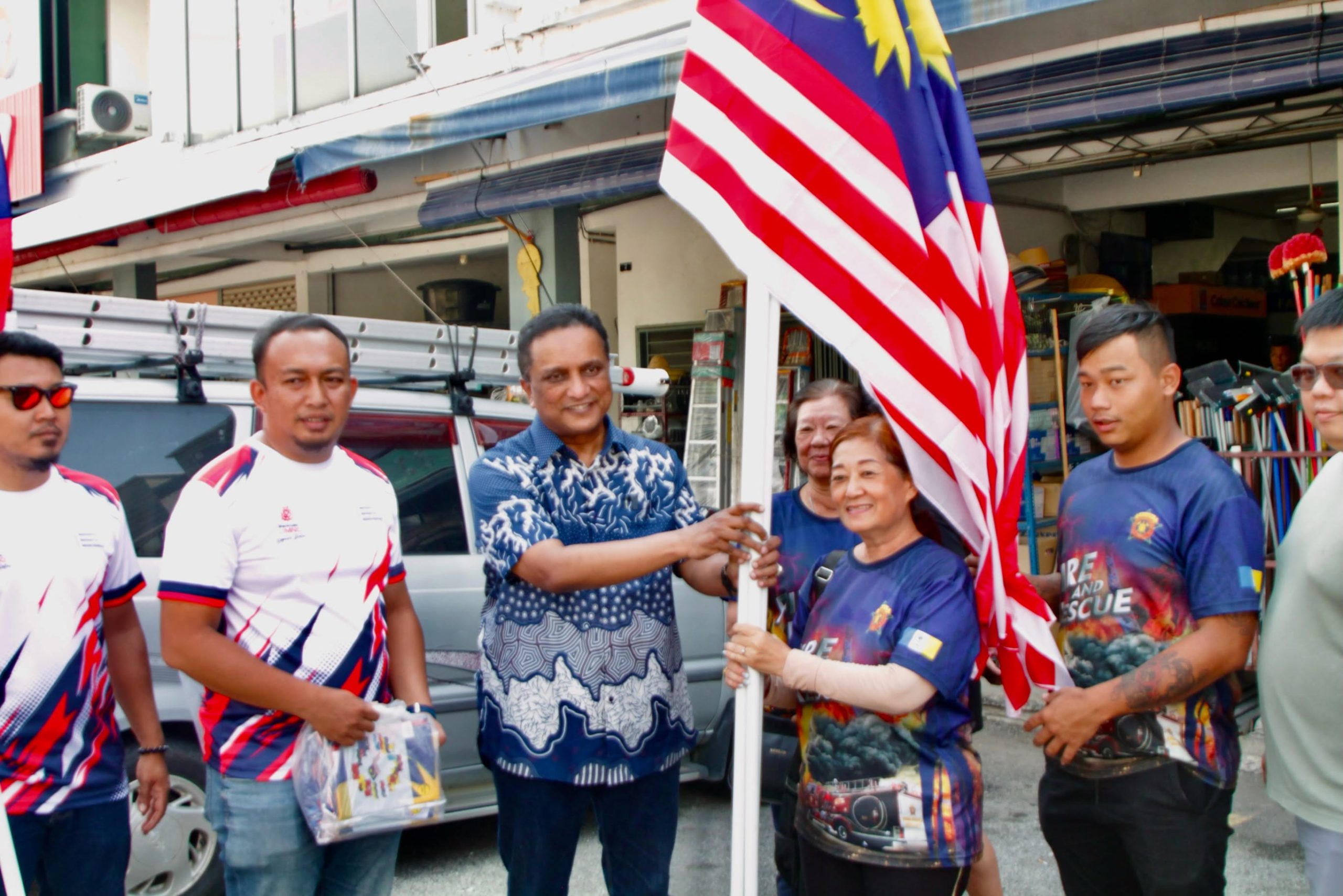 Reezal Merican Semarakkan Kempen Kibar Jalur Gemilang, Perkukuh Patriotisme