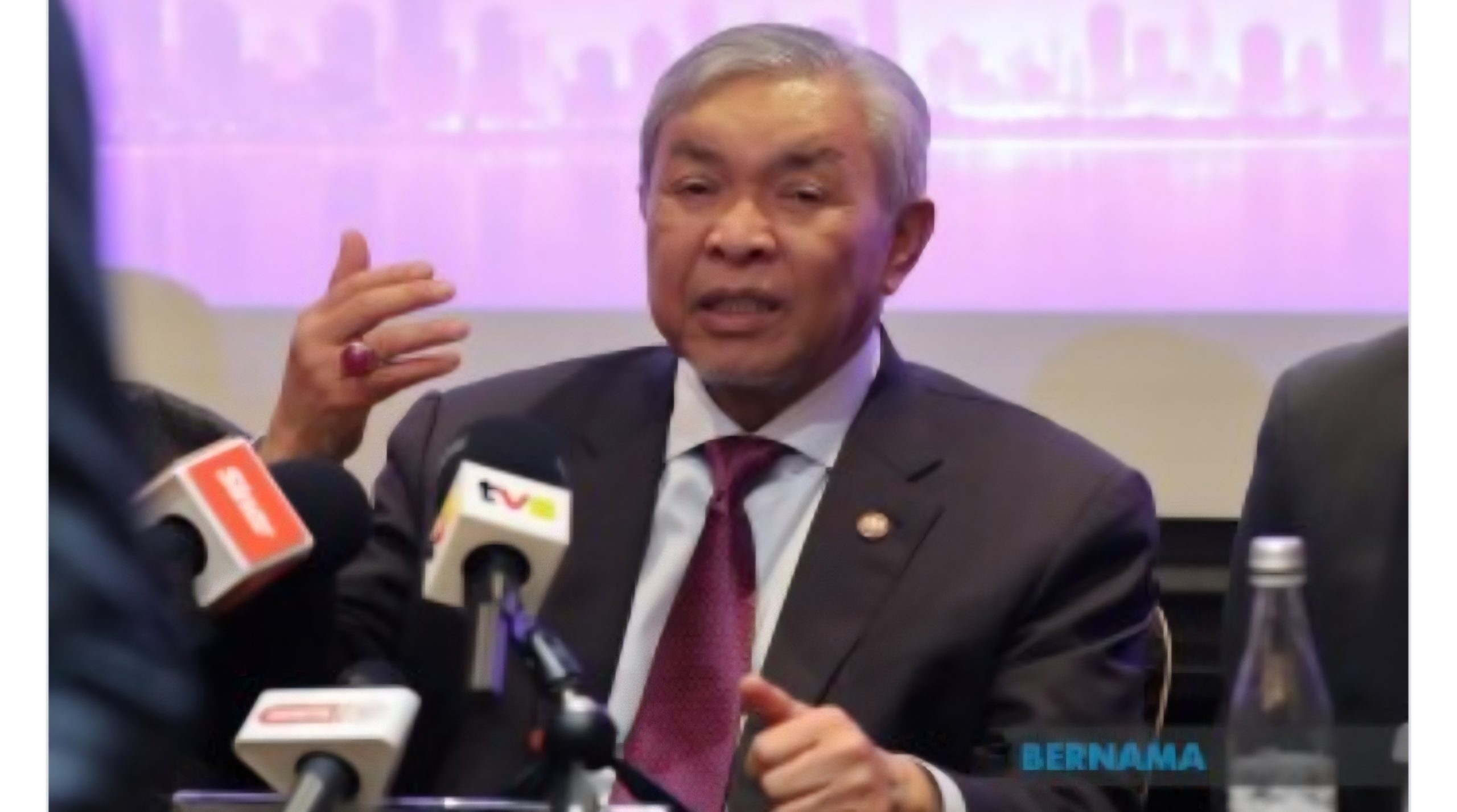 Ahmad Zahid Seru Ahli UMNO Syukuri Keputusan, Hormati Proses Pengampunan Najib